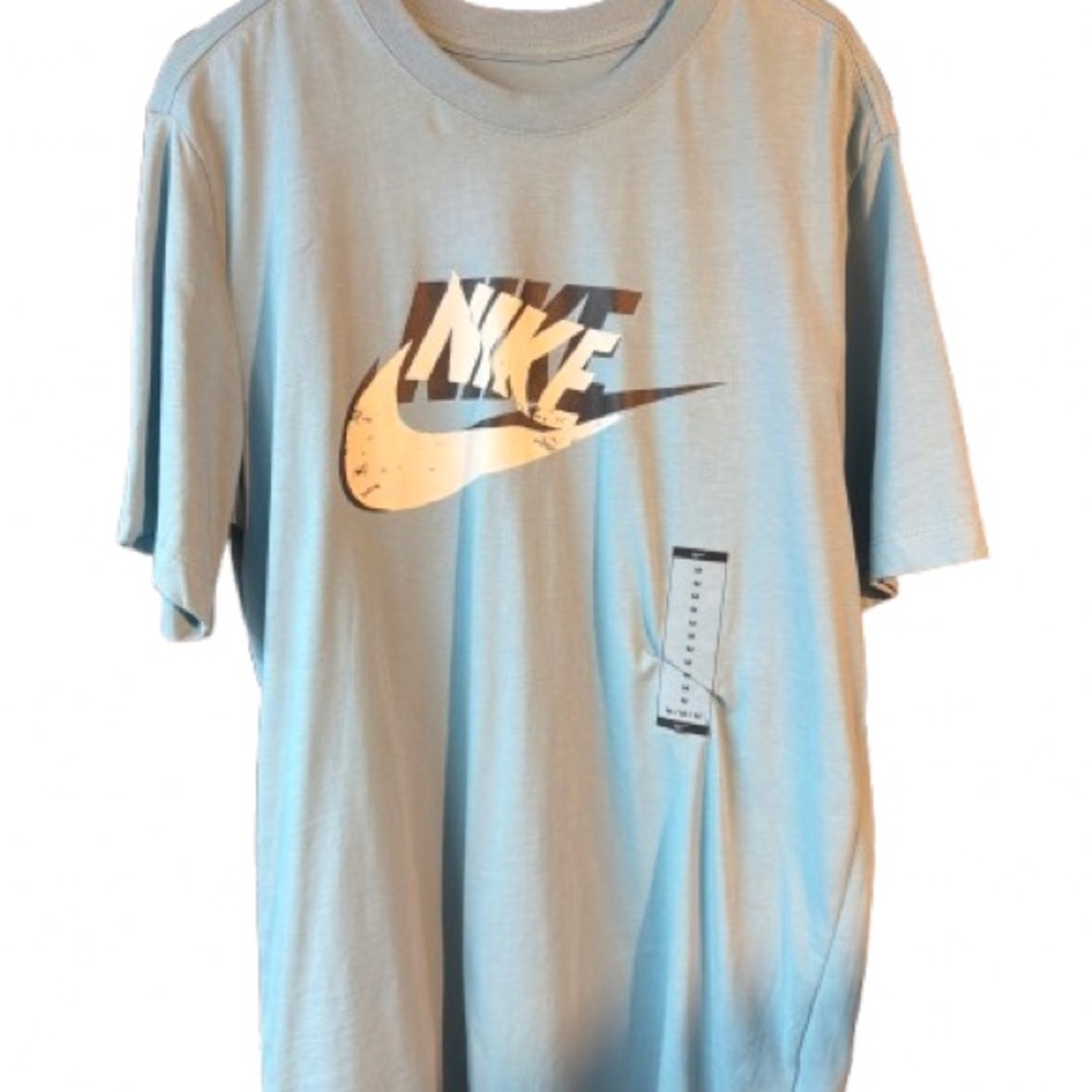2 bundle Nike  Graphic Tee size Medium